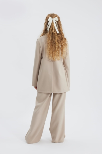 girls' beige suit, formal girls' suit, kids' elegant outfit, girls' formal blazer and trousers, special occasion suit for girls, Vanessa beige suit, girls' oversized blazer, girls' event attire