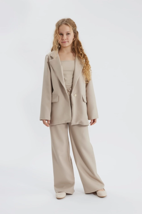girls' beige suit, formal girls' suit, kids' elegant outfit, girls' formal blazer and trousers, special occasion suit for girls, Vanessa beige suit, girls' oversized blazer, girls' event attire